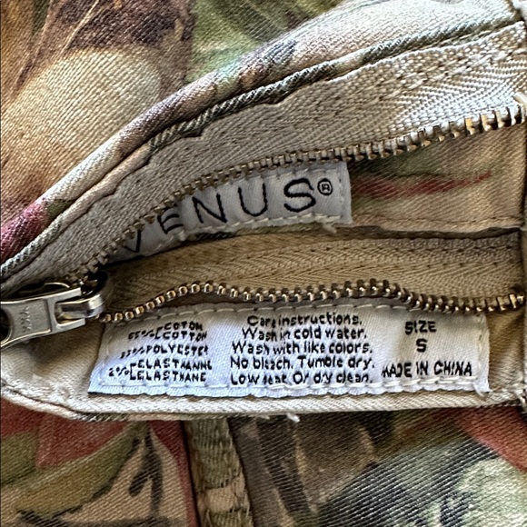 Venus Tan Multi Reversible Jeans - Picture 5 of 8
